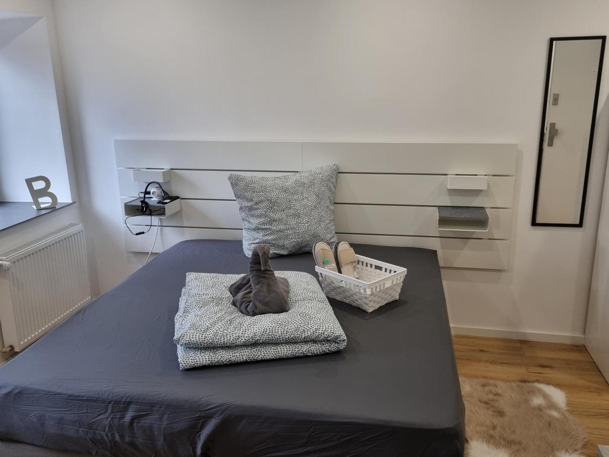 House Apartment *